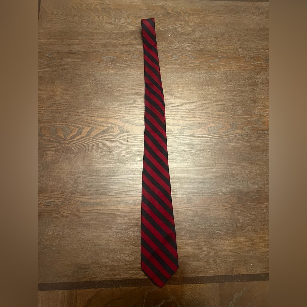 Brooks Brothers Red and Black Diagonal Stripe Tie